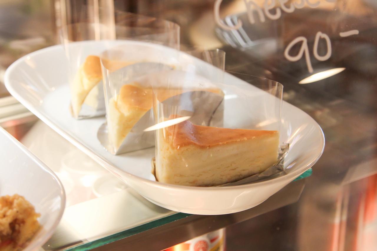 Thonglor Travellers Hostel And Cafe Банкок Екстериор снимка
